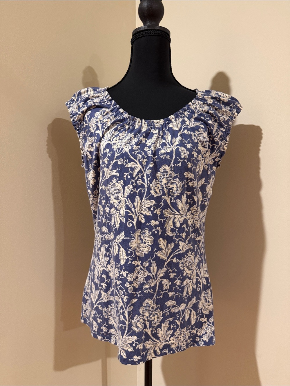 Blue Floral Sleeveless Tank Top with Gathered Neckline